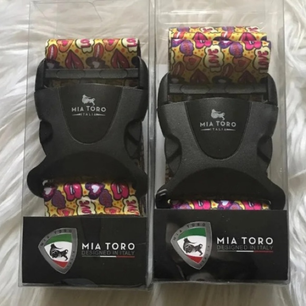 BRAND NEW Mia Toro Luggage Straps